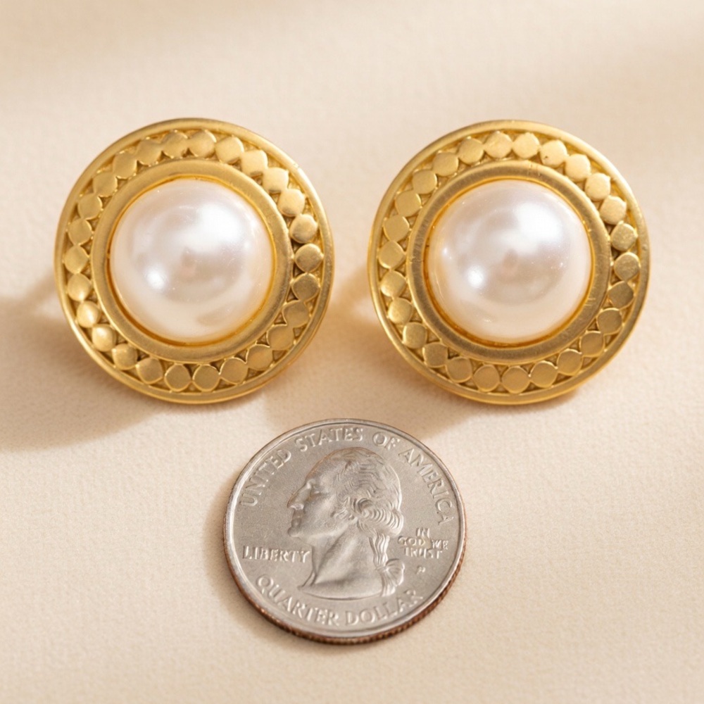 Vintage Large Chunky Gold Tone Clip on Earrings With Center Faux Pearl Accent - Picture 2 of 3